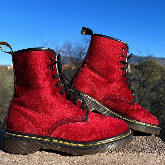 Dr. Martens Shoes - 🏴󠁧󠁢󠁥󠁮󠁧󠁿 Dr. Martens MIE Vintage Red Velvet Boots UK 5